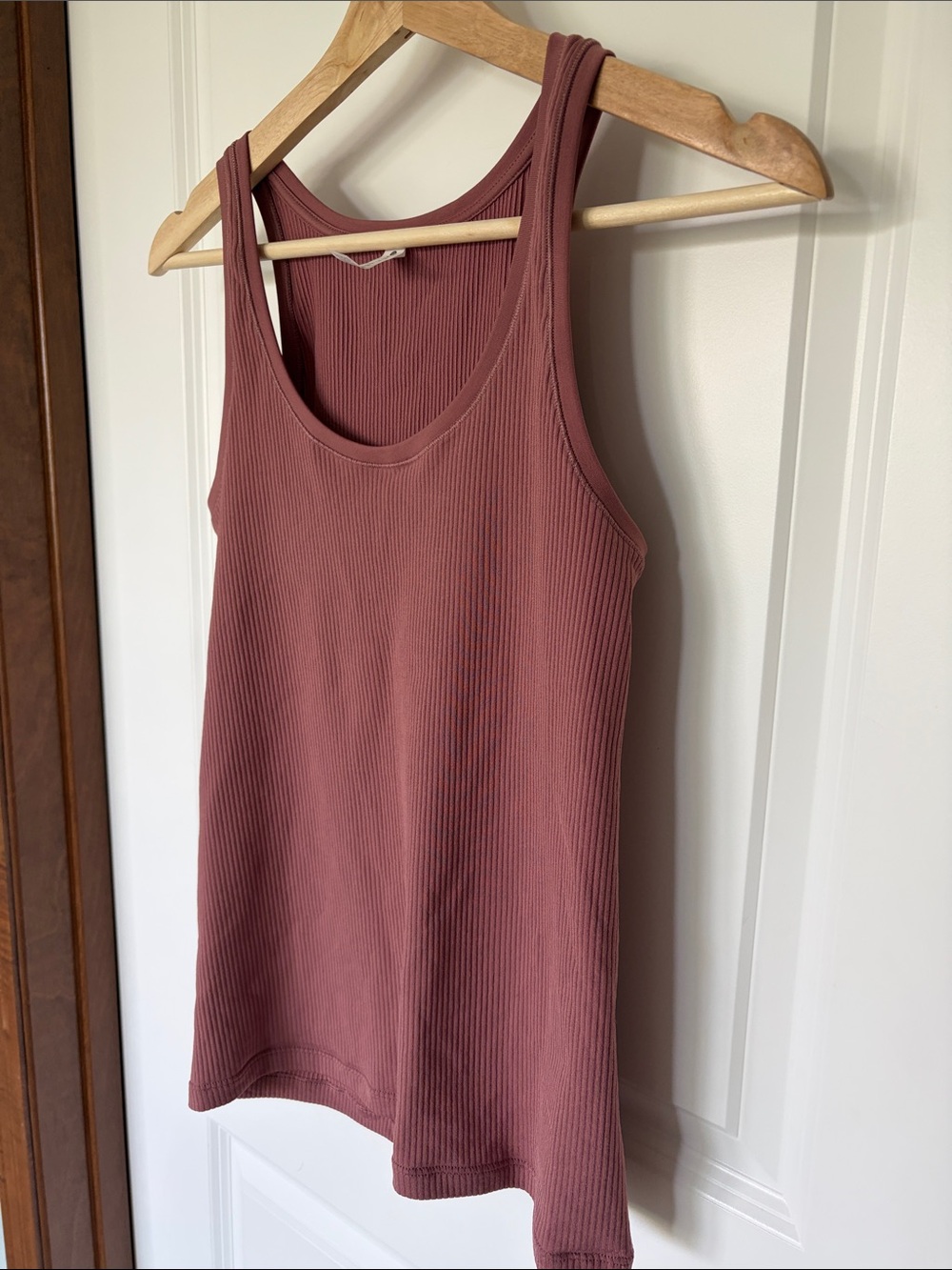 Athleta Renew Scoop Tank - S - Picture 4 of 5